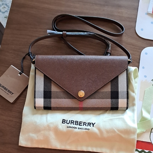 Burberry Tan 'Hannah' NWT Crossbody - Picture 1 of 5